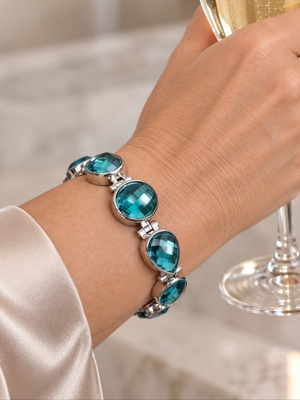 Anne Klein AK Aqua Blue Faceted Bracelet Heavy Silvery Glass? Stone? Indicolite?